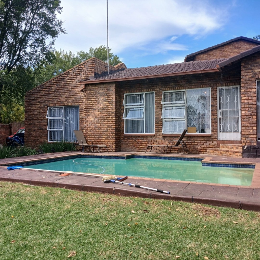 4 Bedroom Property for Sale in Edenvale Central Gauteng