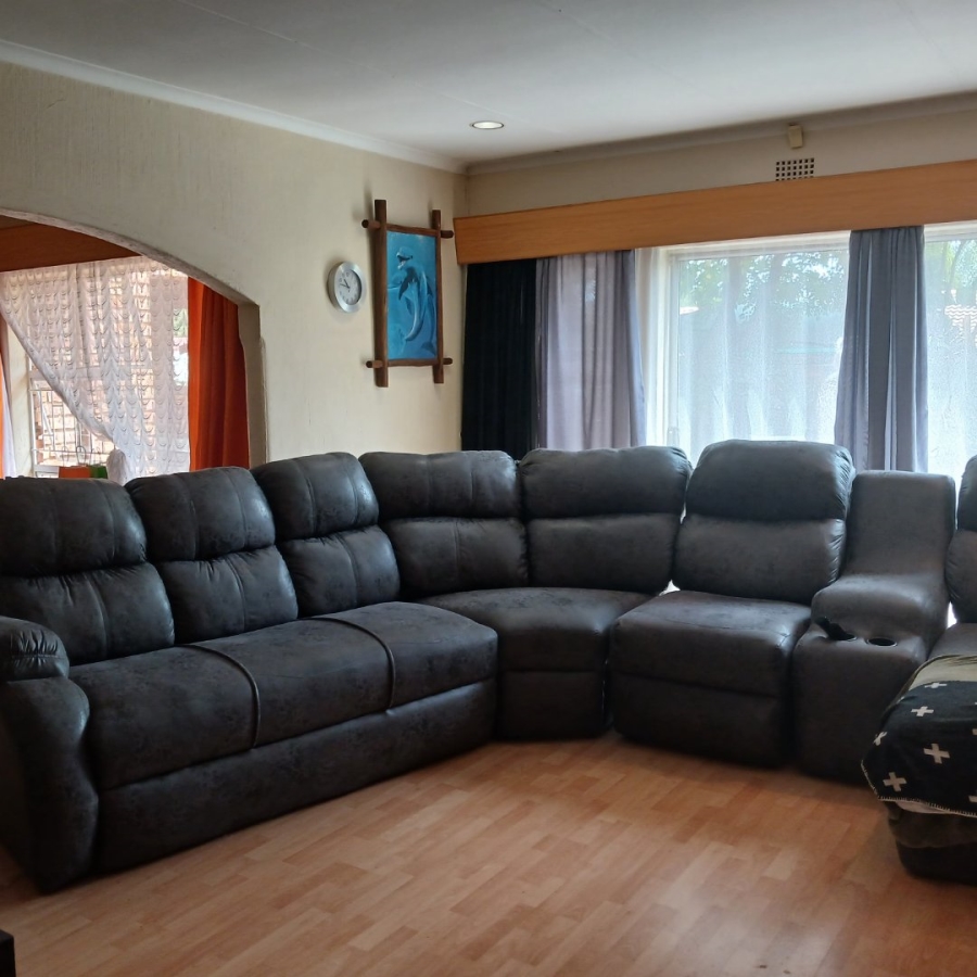 4 Bedroom Property for Sale in Edenvale Central Gauteng