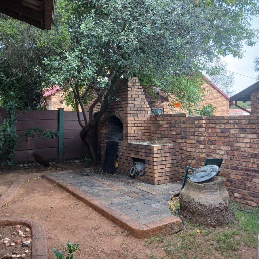 4 Bedroom Property for Sale in Edenvale Central Gauteng