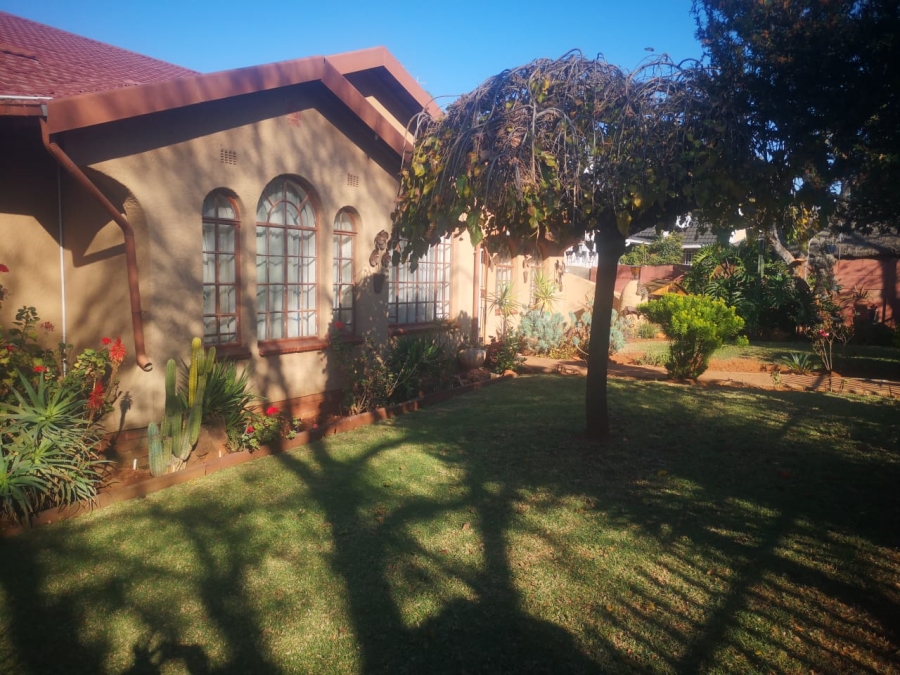 5 Bedroom Property for Sale in Marlands Gauteng