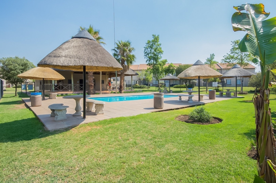 2 Bedroom Property for Sale in Greenstone Hill Gauteng