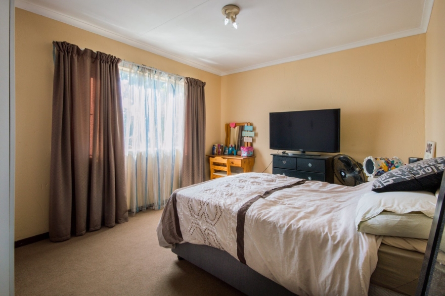 2 Bedroom Property for Sale in Greenstone Hill Gauteng