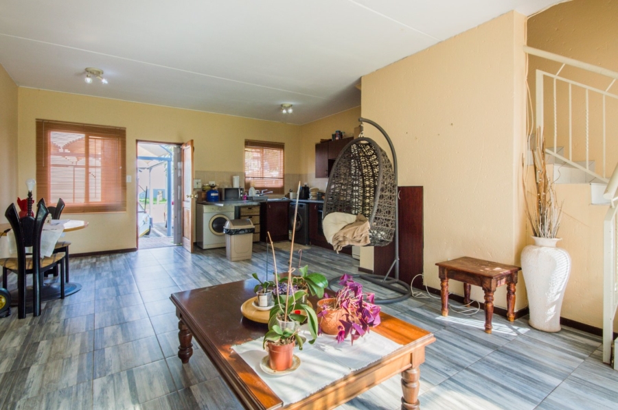 2 Bedroom Property for Sale in Greenstone Hill Gauteng