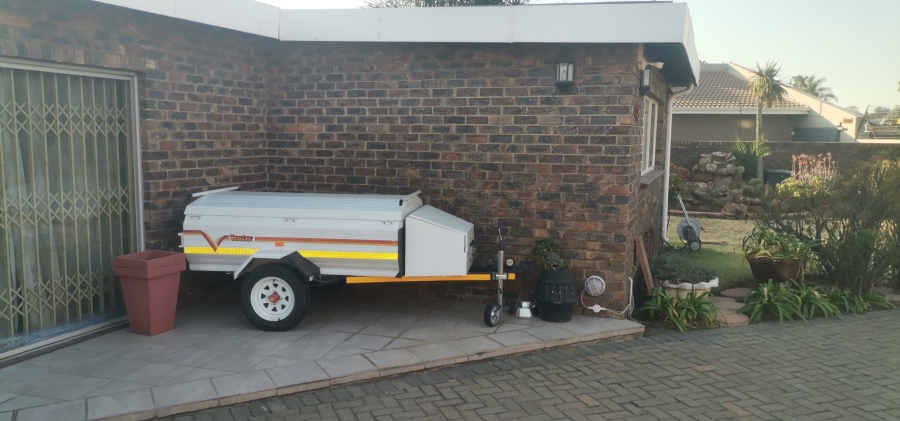 3 Bedroom Property for Sale in Sunward Park Gauteng
