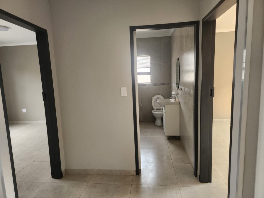 To Let 2 Bedroom Property for Rent in Witfield Gauteng