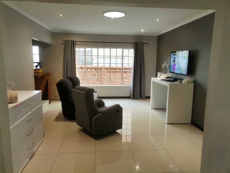 3 Bedroom Property for Sale in Sunward Park Gauteng