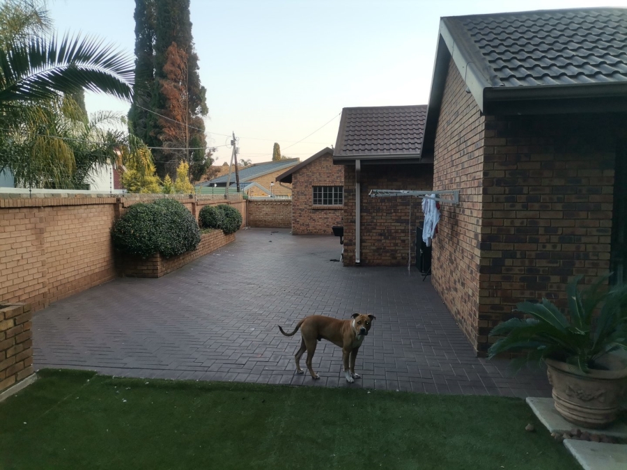 3 Bedroom Property for Sale in Sunward Park Gauteng