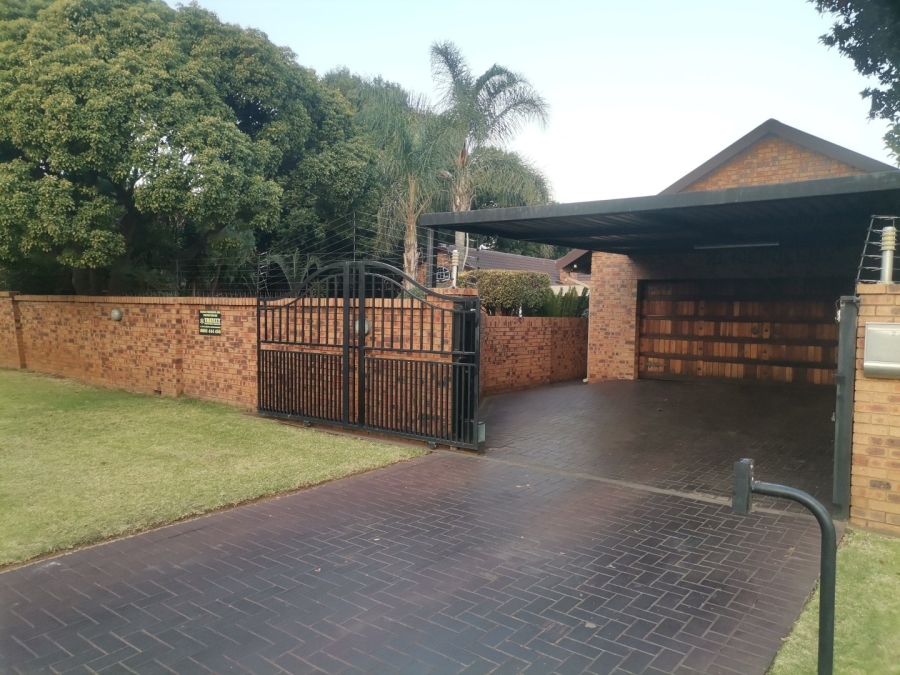 3 Bedroom Property for Sale in Sunward Park Gauteng