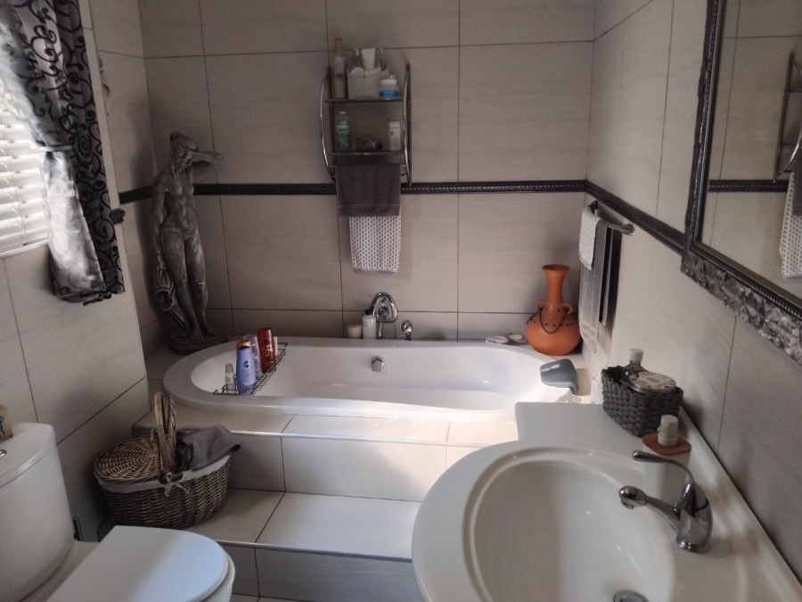 4 Bedroom Property for Sale in Solheim Gauteng