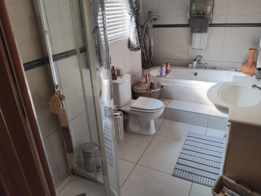 4 Bedroom Property for Sale in Solheim Gauteng