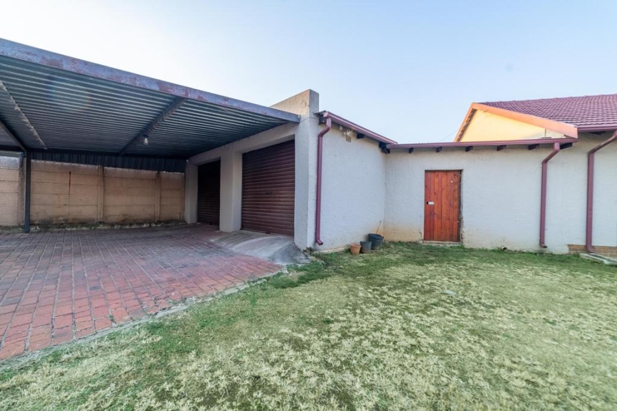 To Let 3 Bedroom Property for Rent in Ravensklip Gauteng