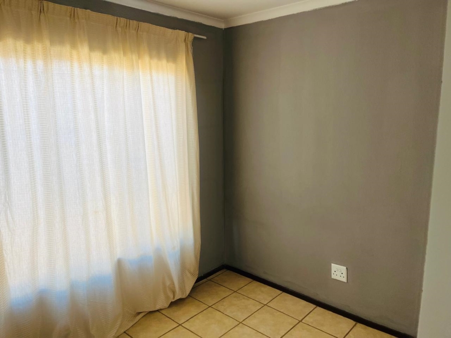 To Let 2 Bedroom Property for Rent in Protea Glen Gauteng