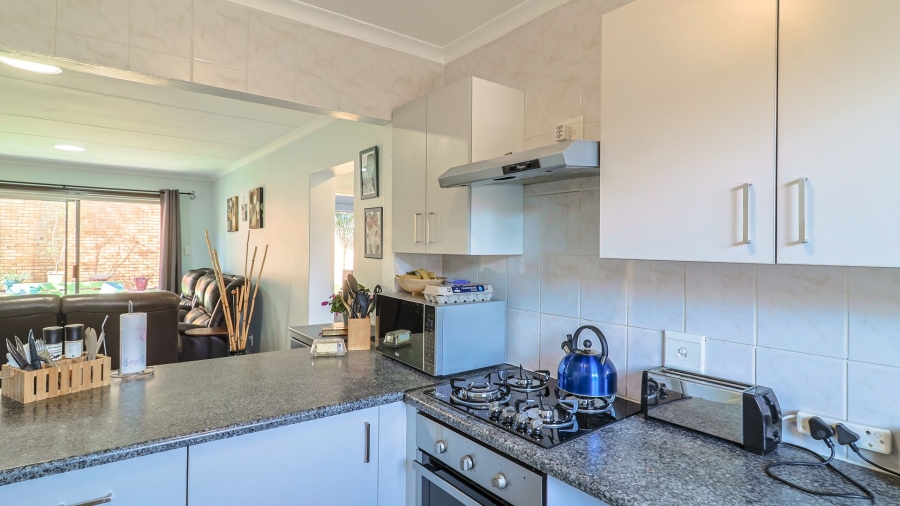 3 Bedroom Property for Sale in Wilgeheuwel Gauteng