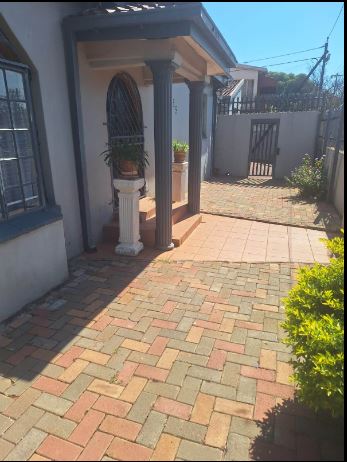 4 Bedroom Property for Sale in Laudium Gauteng
