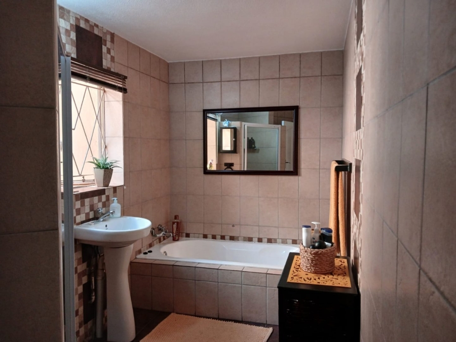 4 Bedroom Property for Sale in Hazelpark Gauteng