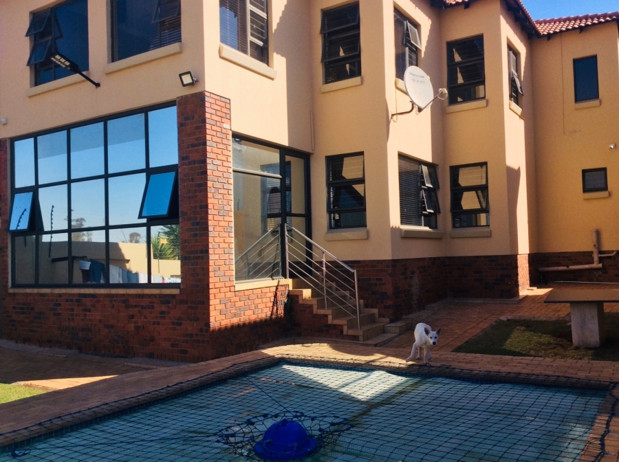 3 Bedroom Property for Sale in South Crest Gauteng