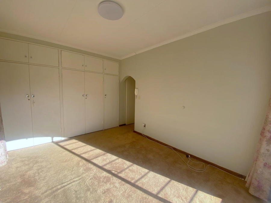 3 Bedroom Property for Sale in Oakdene Gauteng