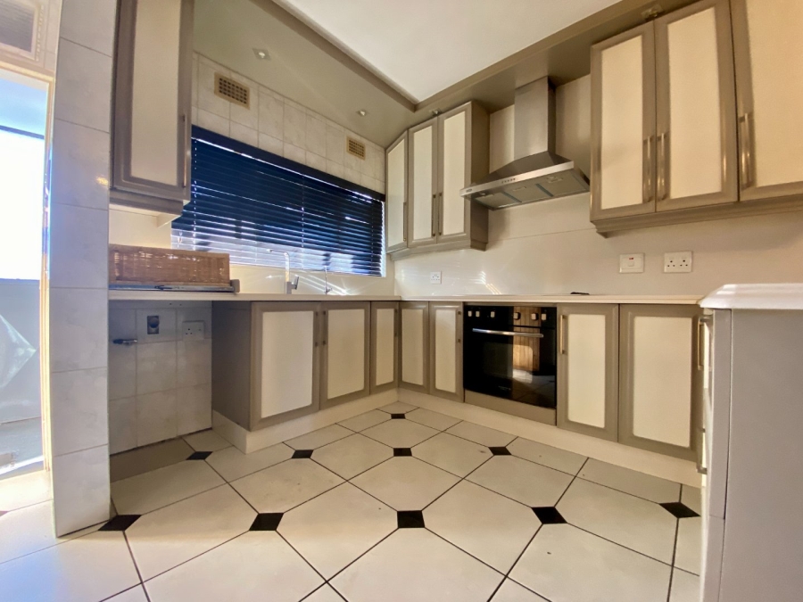 2 Bedroom Property for Sale in Edenvale Central Gauteng