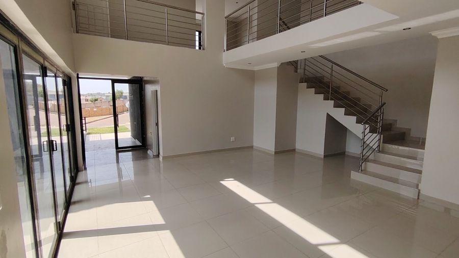  Bedroom Property for Sale in Eldo Village Estate Gauteng