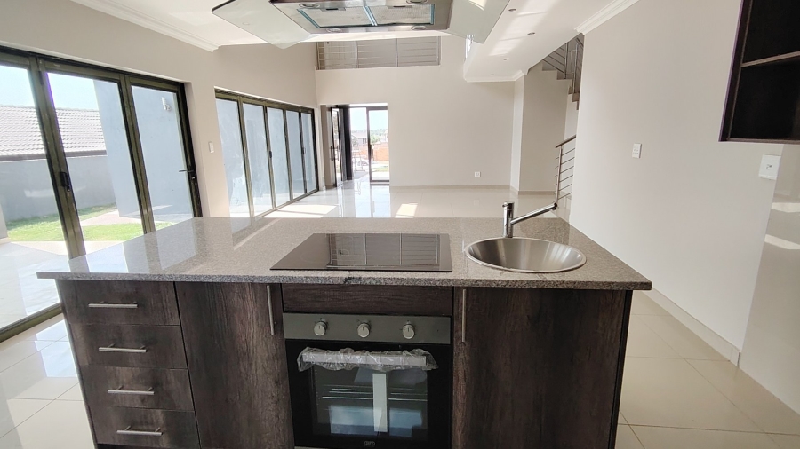  Bedroom Property for Sale in Eldo Village Estate Gauteng