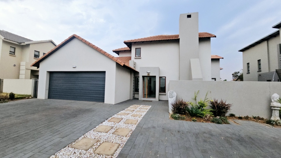 4 Bedroom Property for Sale in Monavoni Gauteng