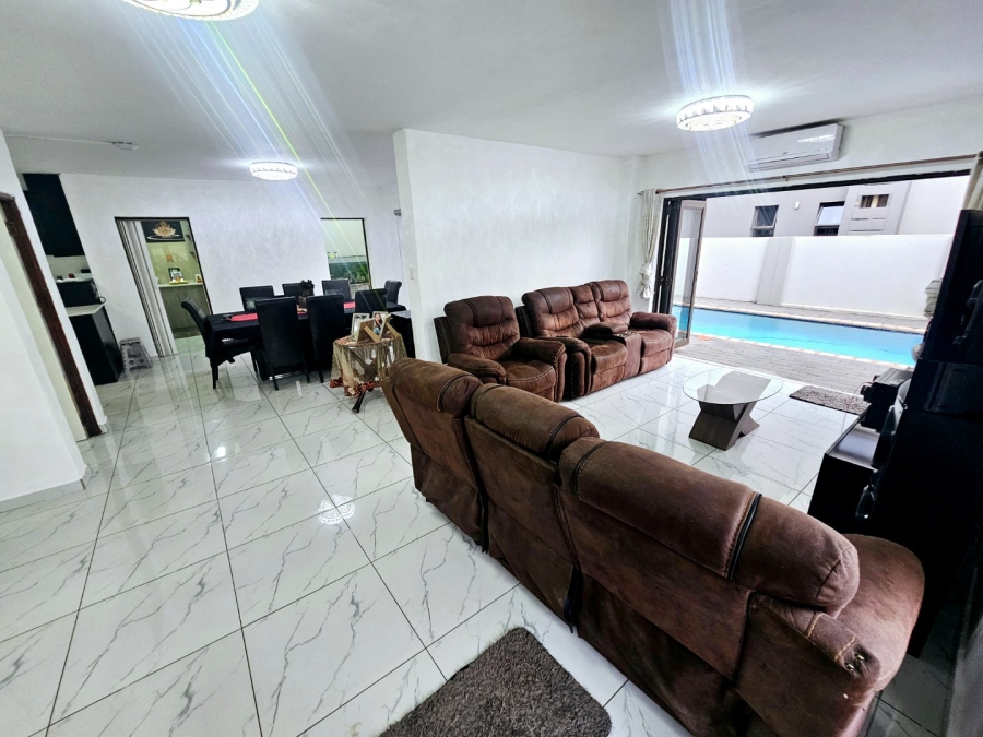 4 Bedroom Property for Sale in Monavoni Gauteng