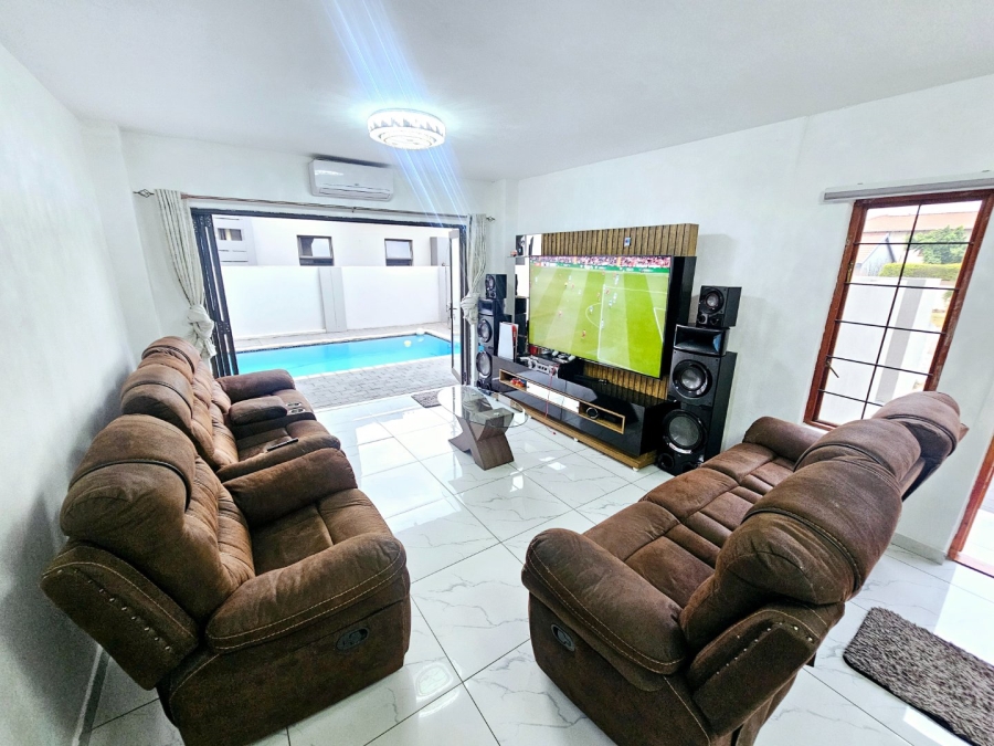 4 Bedroom Property for Sale in Monavoni Gauteng