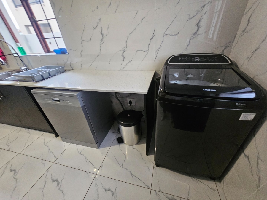 4 Bedroom Property for Sale in Monavoni Gauteng