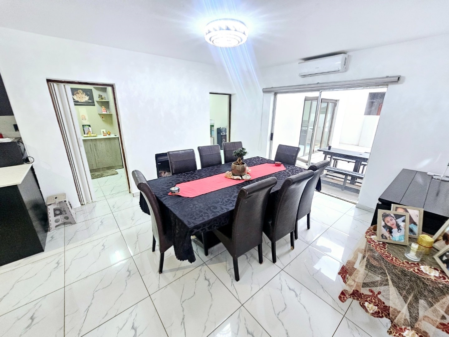 4 Bedroom Property for Sale in Monavoni Gauteng