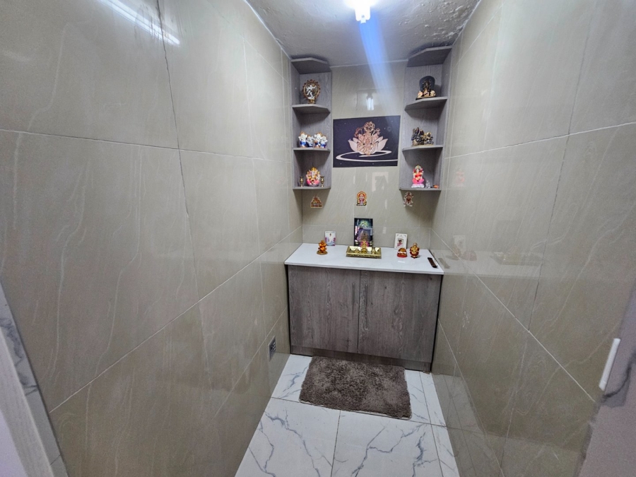 4 Bedroom Property for Sale in Monavoni Gauteng