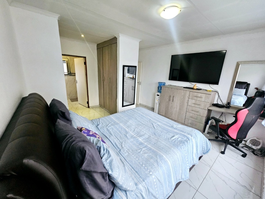 4 Bedroom Property for Sale in Monavoni Gauteng