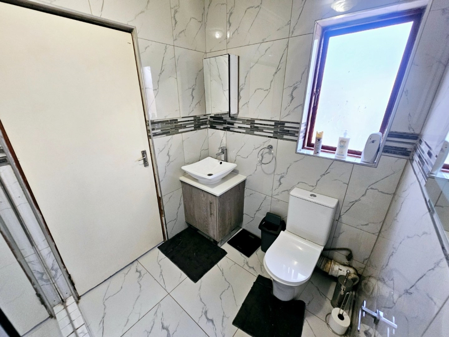 4 Bedroom Property for Sale in Monavoni Gauteng