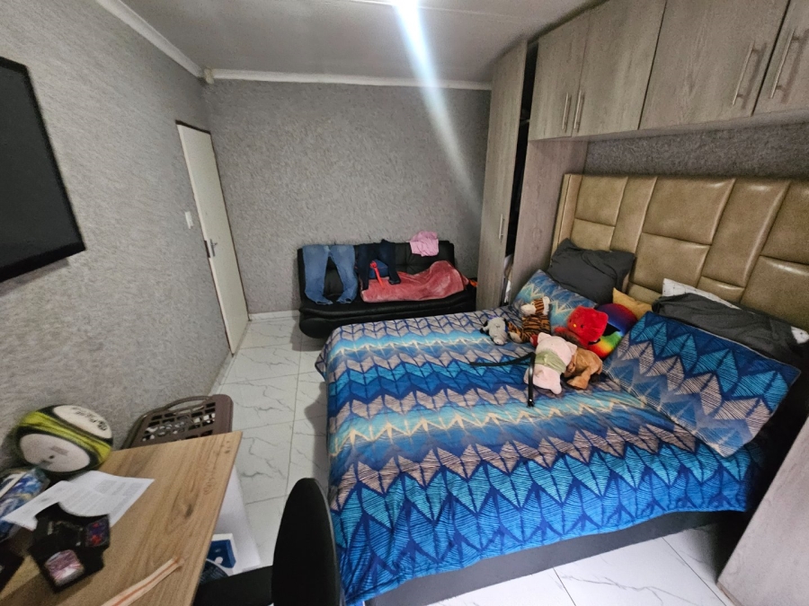4 Bedroom Property for Sale in Monavoni Gauteng