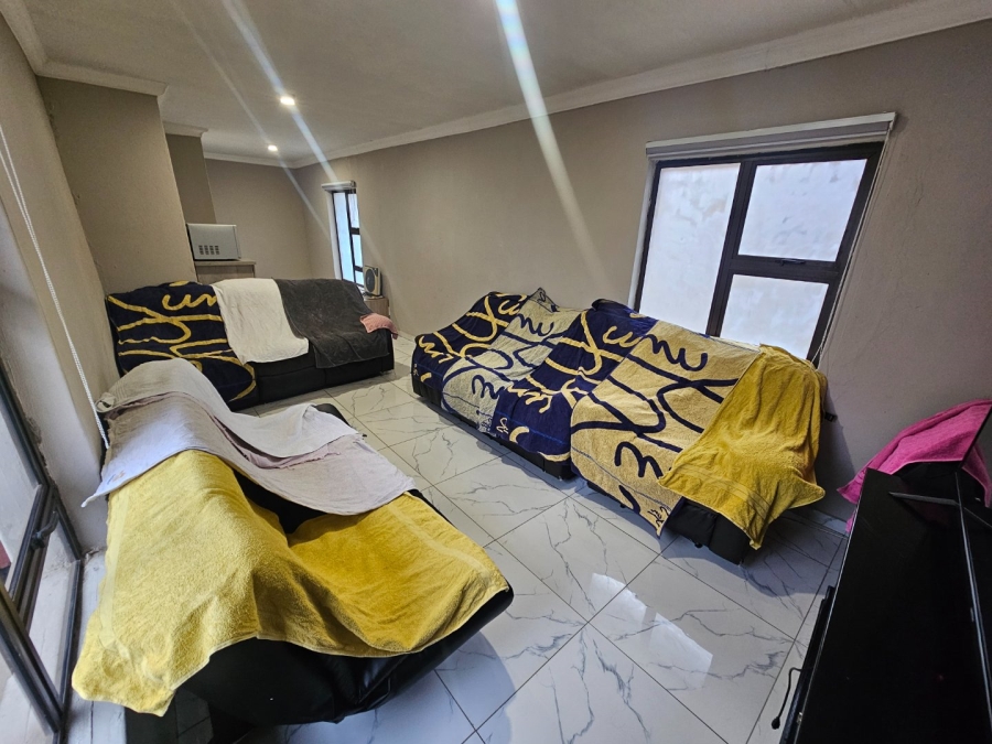 4 Bedroom Property for Sale in Monavoni Gauteng