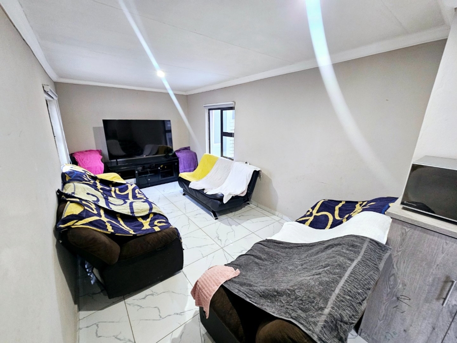 4 Bedroom Property for Sale in Monavoni Gauteng