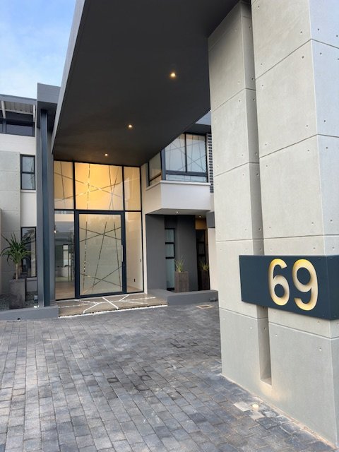 5 Bedroom Property for Sale in Midstream Heights Gauteng