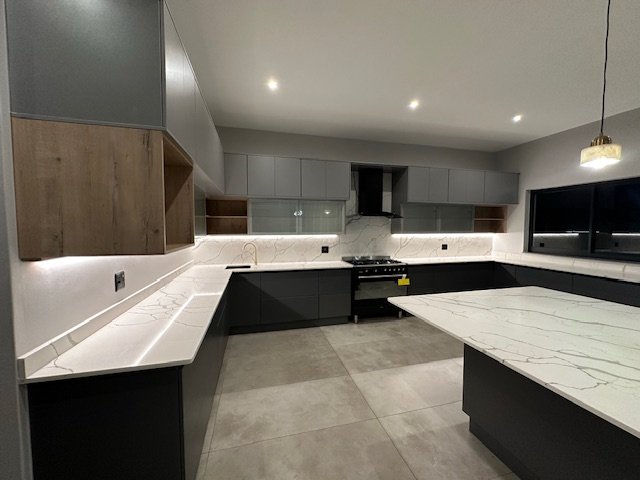 5 Bedroom Property for Sale in Midstream Heights Gauteng