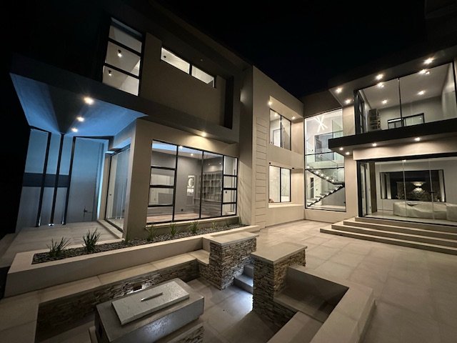 5 Bedroom Property for Sale in Midstream Heights Gauteng
