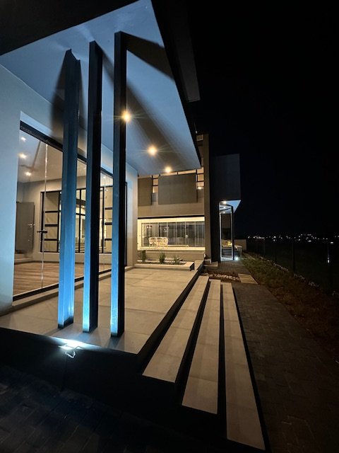 5 Bedroom Property for Sale in Midstream Heights Gauteng