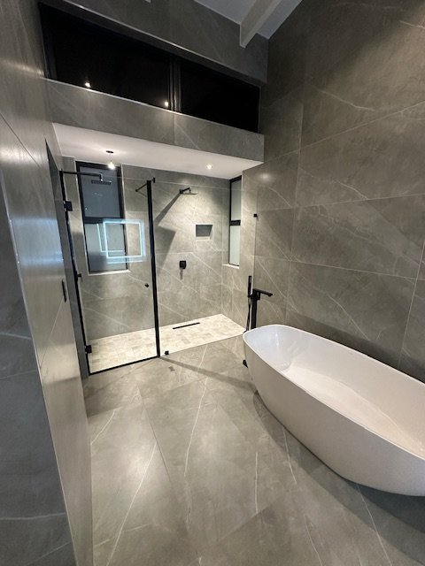 5 Bedroom Property for Sale in Midstream Heights Gauteng