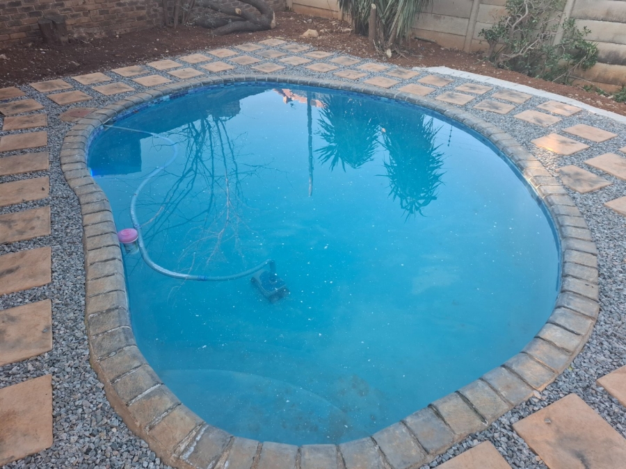 3 Bedroom Property for Sale in Glen Marais Gauteng