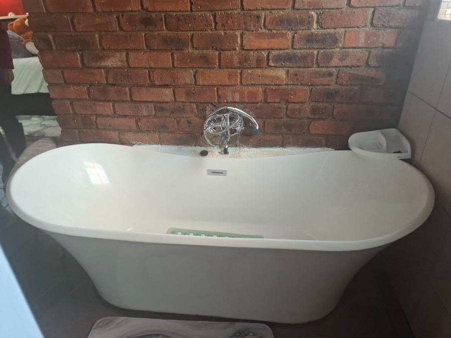 3 Bedroom Property for Sale in Glen Marais Gauteng