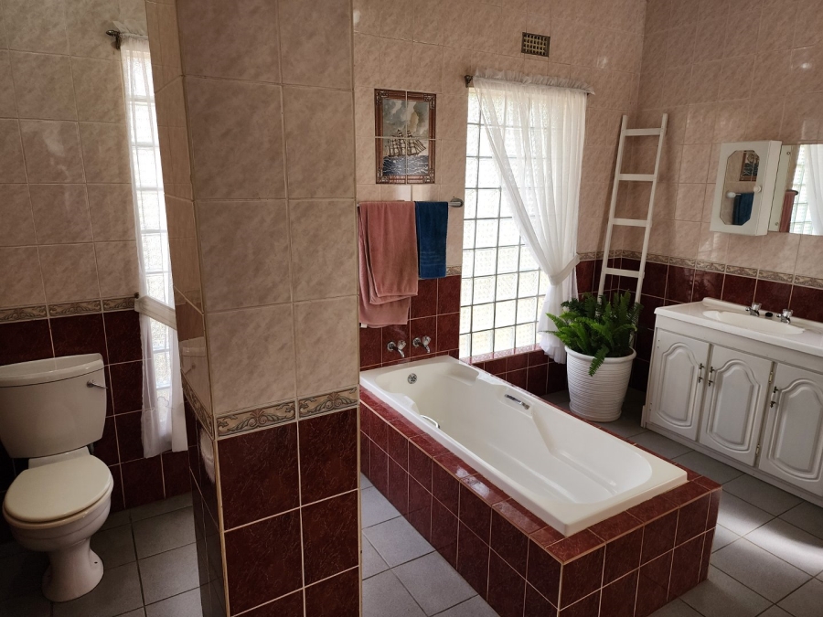 4 Bedroom Property for Sale in Eldoraigne Gauteng