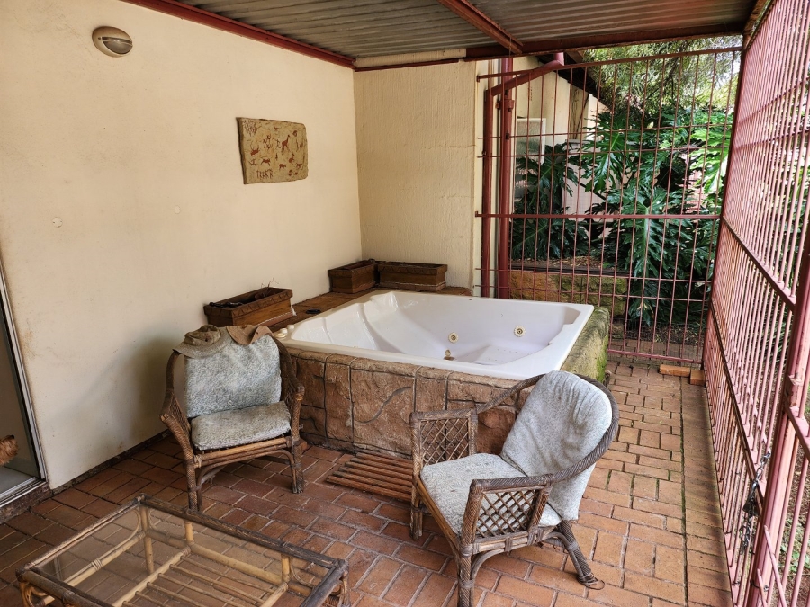4 Bedroom Property for Sale in Eldoraigne Gauteng