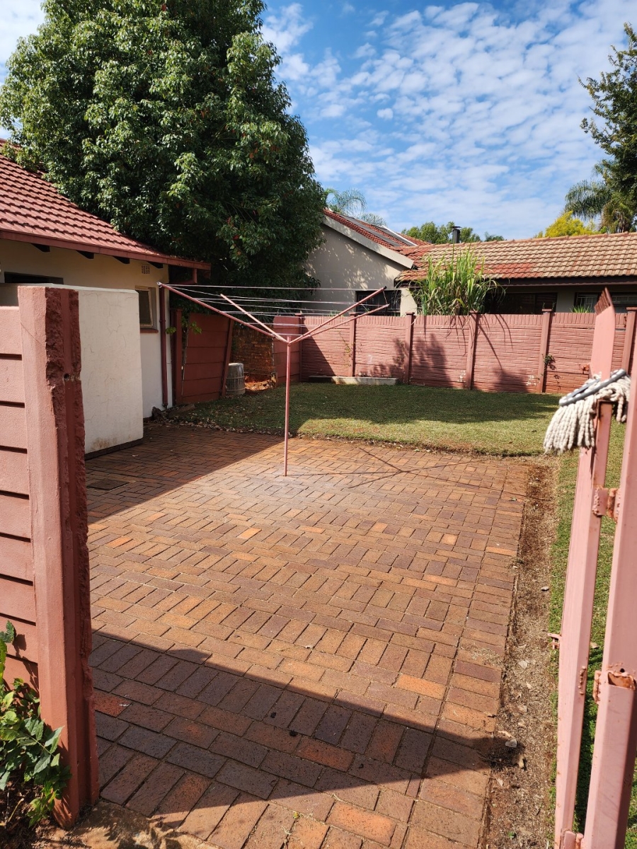 4 Bedroom Property for Sale in Eldoraigne Gauteng