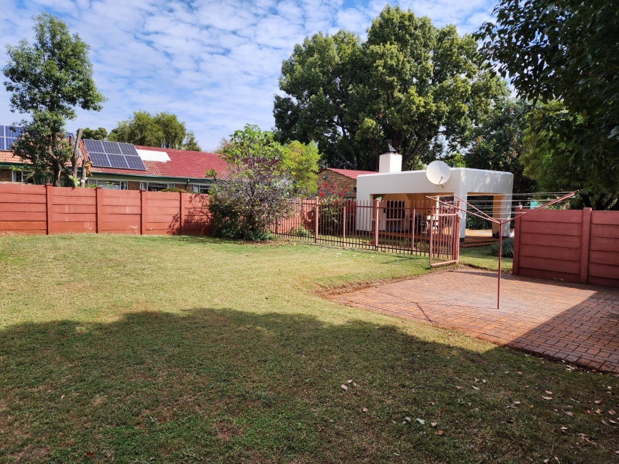 4 Bedroom Property for Sale in Eldoraigne Gauteng