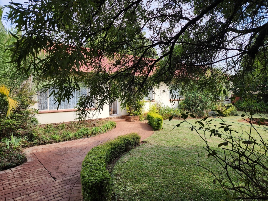 4 Bedroom Property for Sale in Eldoraigne Gauteng