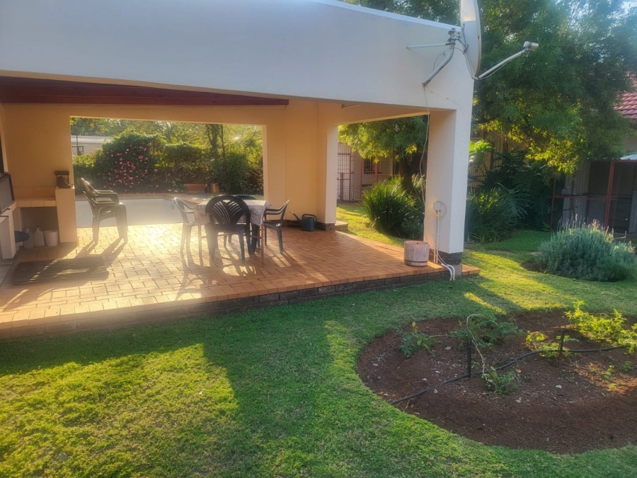 4 Bedroom Property for Sale in Eldoraigne Gauteng