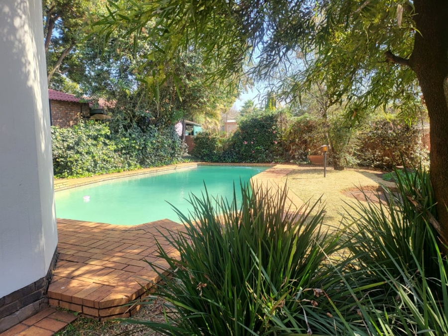 4 Bedroom Property for Sale in Eldoraigne Gauteng