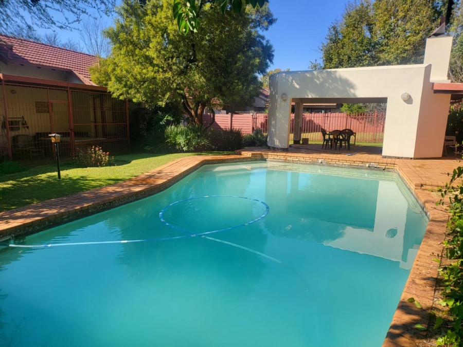 4 Bedroom Property for Sale in Eldoraigne Gauteng